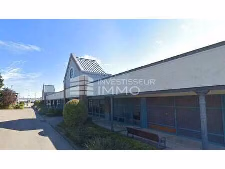 location commerce 166 m² à 834 m²