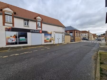 location commerce 100 m²