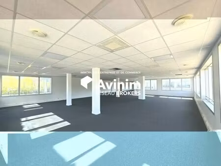 vente bureaux 677 m²