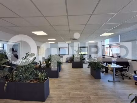 vente bureaux 114 m² à 173 m²