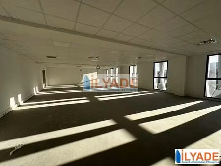 vente bureaux 90 m² à 1 996 m²