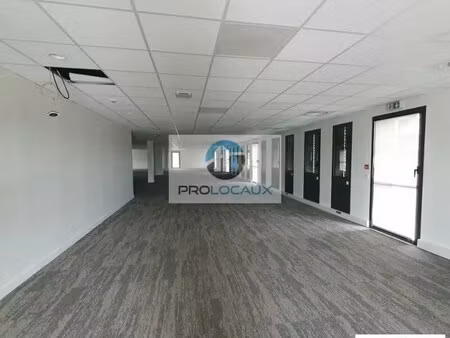 vente bureaux 123 m² à 765 m²
