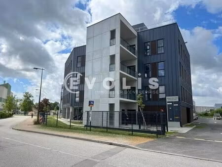 vente bureaux 92 m² à 904 m²