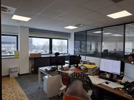 vente bureaux 109 m² à 852 m²