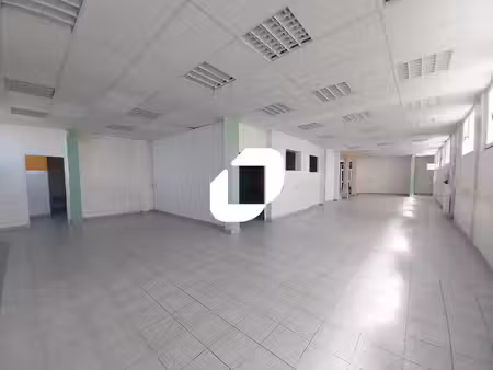vente bureaux le mesnil-saint-denis 78320 521m²