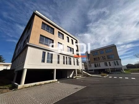 vente bureaux 105 m² à 1 806 m²