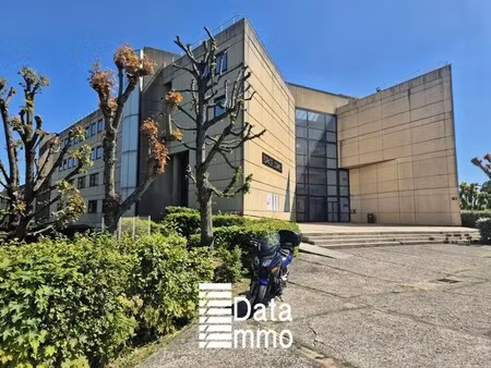 vente bureaux 62 m² à 1 725 m²