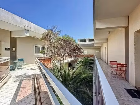 vente bureaux 84 m²