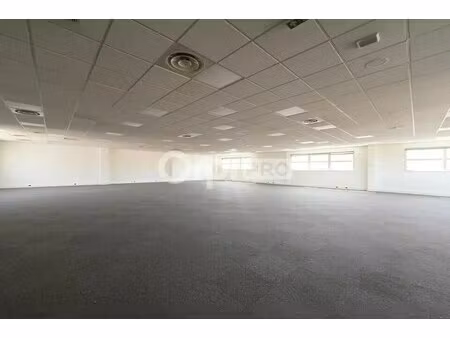 vente bureaux 117 m² à 1 834 m²