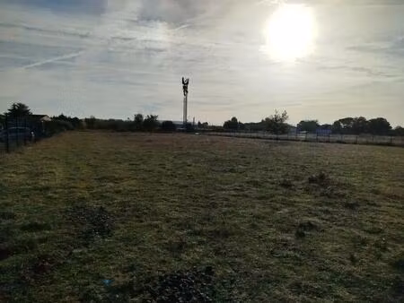 vente terrain 5 831 m²