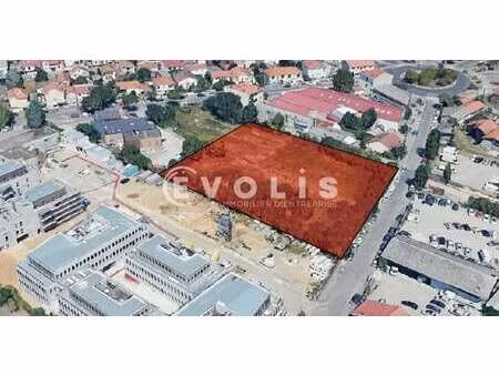 vente terrain 4 835 m²