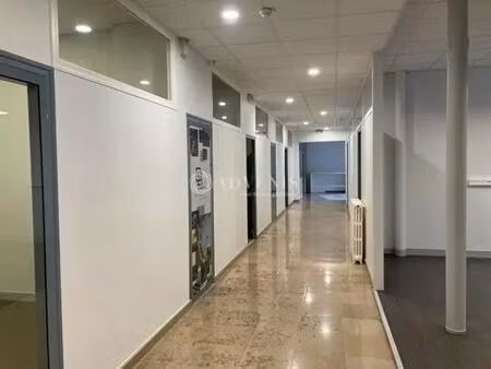 vente bureaux 147 m² à 4 683 m²