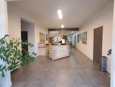 vente bureaux 744 m²