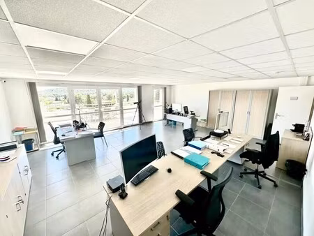 vente bureaux 685 m²