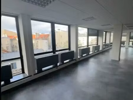 vente bureaux 1 230 m²
