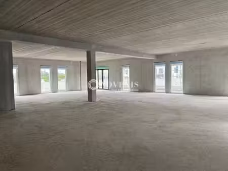 vente bureaux saint-cyr-sur-loire 37540 168m² à 567m²