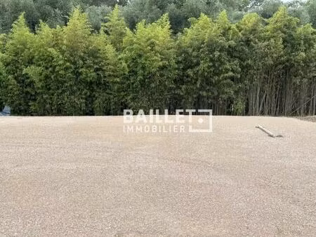 location terrain 260 m²