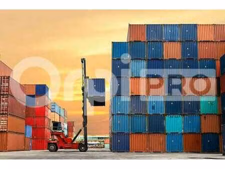 location terrain 710 m²