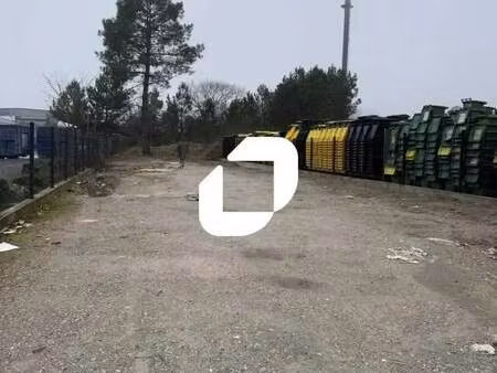 location terrain 800 m²