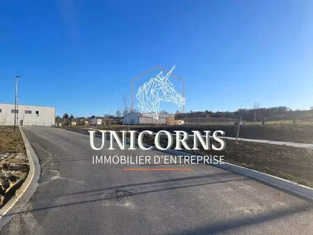 vente terrain 1 200 m² à 23 211 m²