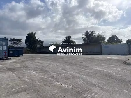 location terrain 1 650 m²