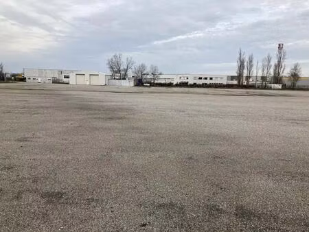 location terrain 19 000 m²