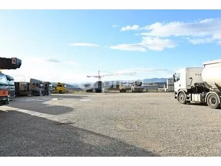 location terrain 1 500 m²