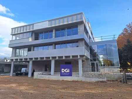 vente bureaux 38 m² à 912 m²