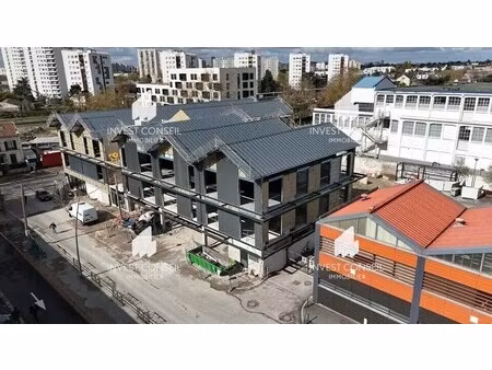 vente bureaux 56 m² à 1 600 m²