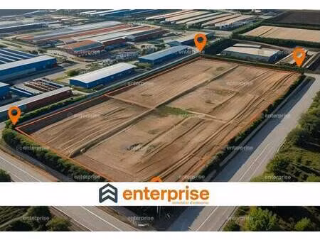 location terrain 1 600 m²