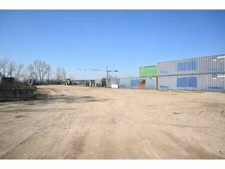 location terrain 3 000 m²