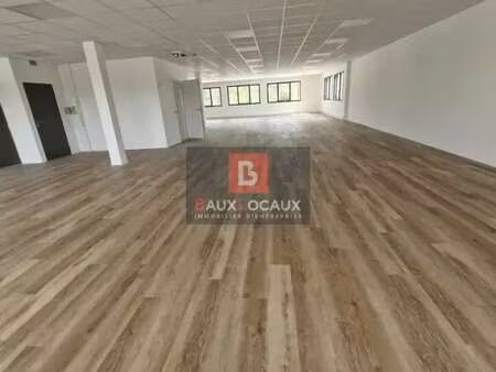 vente bureaux 64 m² à 909 m²