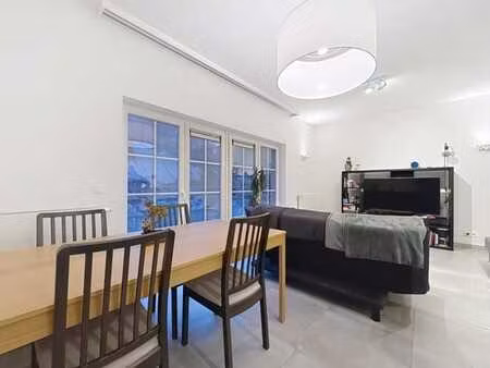 magnifique appartement 1 chambre à jambes !