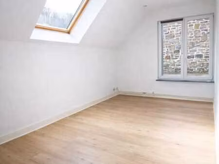 appartement 1 chambre avec terrasse et parking à aywaille