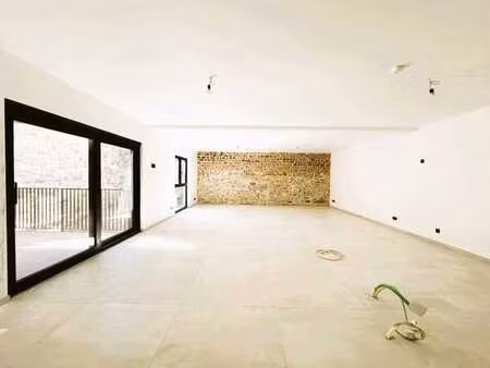 superbe rdc de 147 m2 - 3 chambres +grande terrasse . peb a.