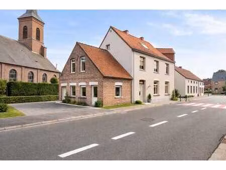 immeuble de rapport avec surface commerciale et 2 app