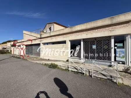 local commercial à louer