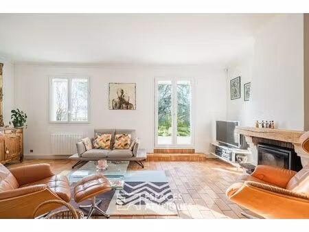 douceur de vivre champêtre : l'élégance d'une propriété de plain-pied aux abords de niort