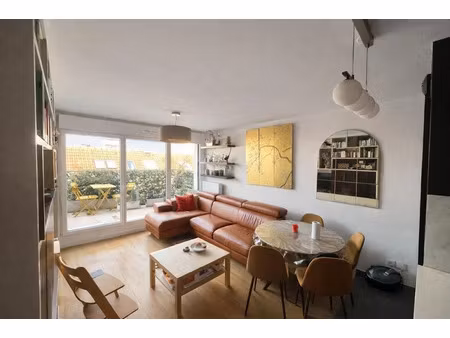 location meublée appartement 3 pièces 50 m² à suresnes (92150)  1 980 €
