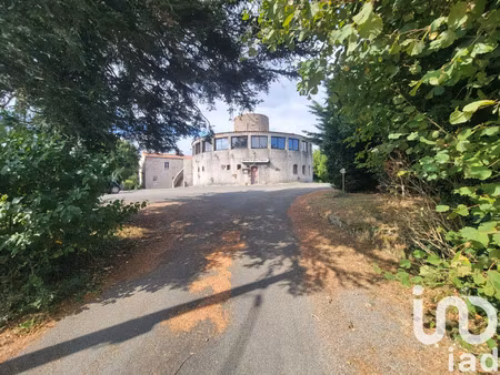 vente maison à pouzauges (85700) : à vendre / 450m² pouzauges