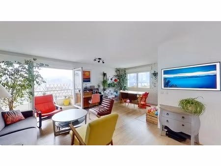 exclusivité – 3 pièces avec balcon – bas-montreuil
