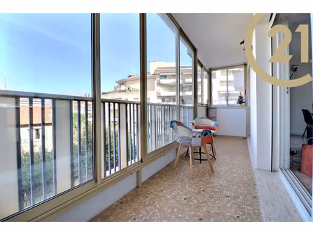 saint-raphael centre-ville 2/3 pieces loggia