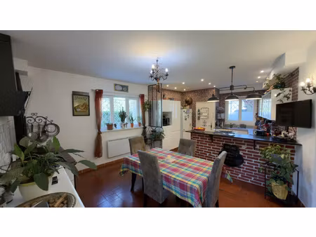 combovin maison de village de 142 m2 avec terrasse tropézien