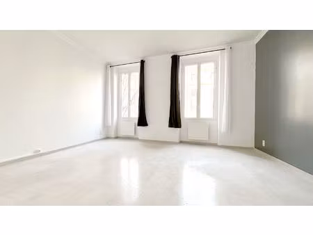 location bureau 3 pièces 48 m² à aix-en-provence (13100)