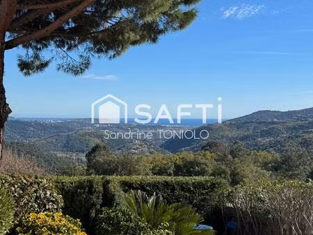 maison dans un cadre résidentiel  au calme avec magnifique vue mer