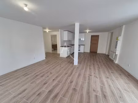 location maison 6 pièces 122 m² à chevry-cossigny (77173)  1 390 €