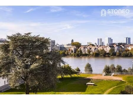 appartement t4 entièrement rénové de 80 m² avec vue loire - 3 chambres - ascenseur - parki