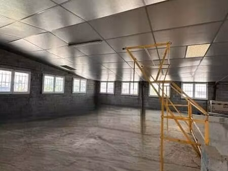 vente entrepôt 2 300 m²