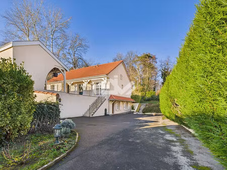 coup de coeur assuré pour cette maison située à 10 minutes de jonchery-sur-vesle et 10 min
