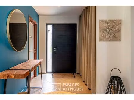 architecture contemporaine et volumes lumineux